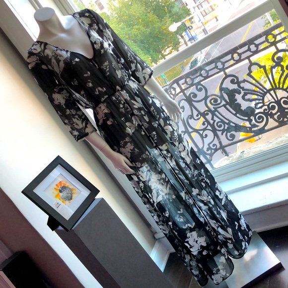 Sheer floral robe/overlayer piece/swim cover - Picture 1 of 9